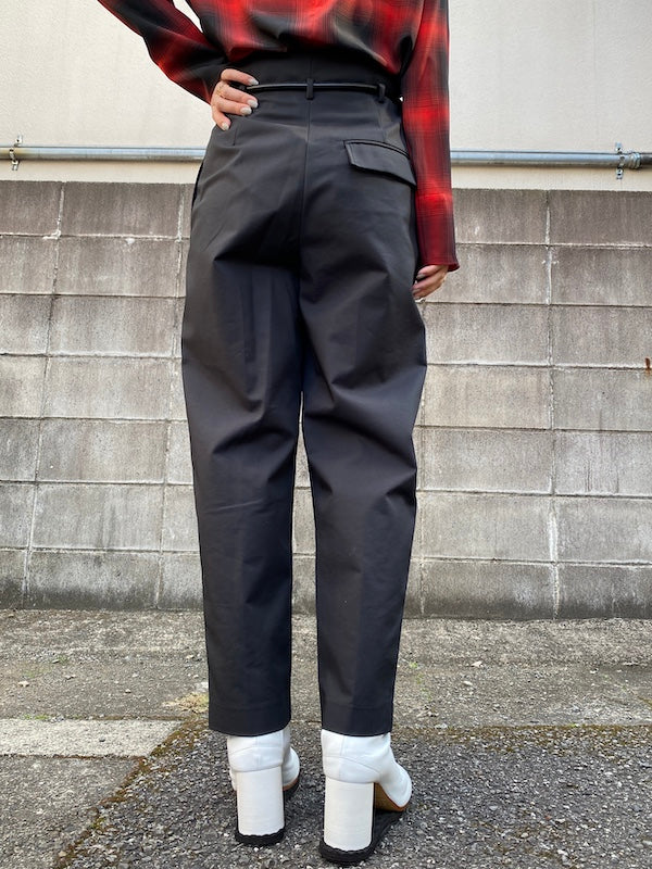 ロープベルトパンツ