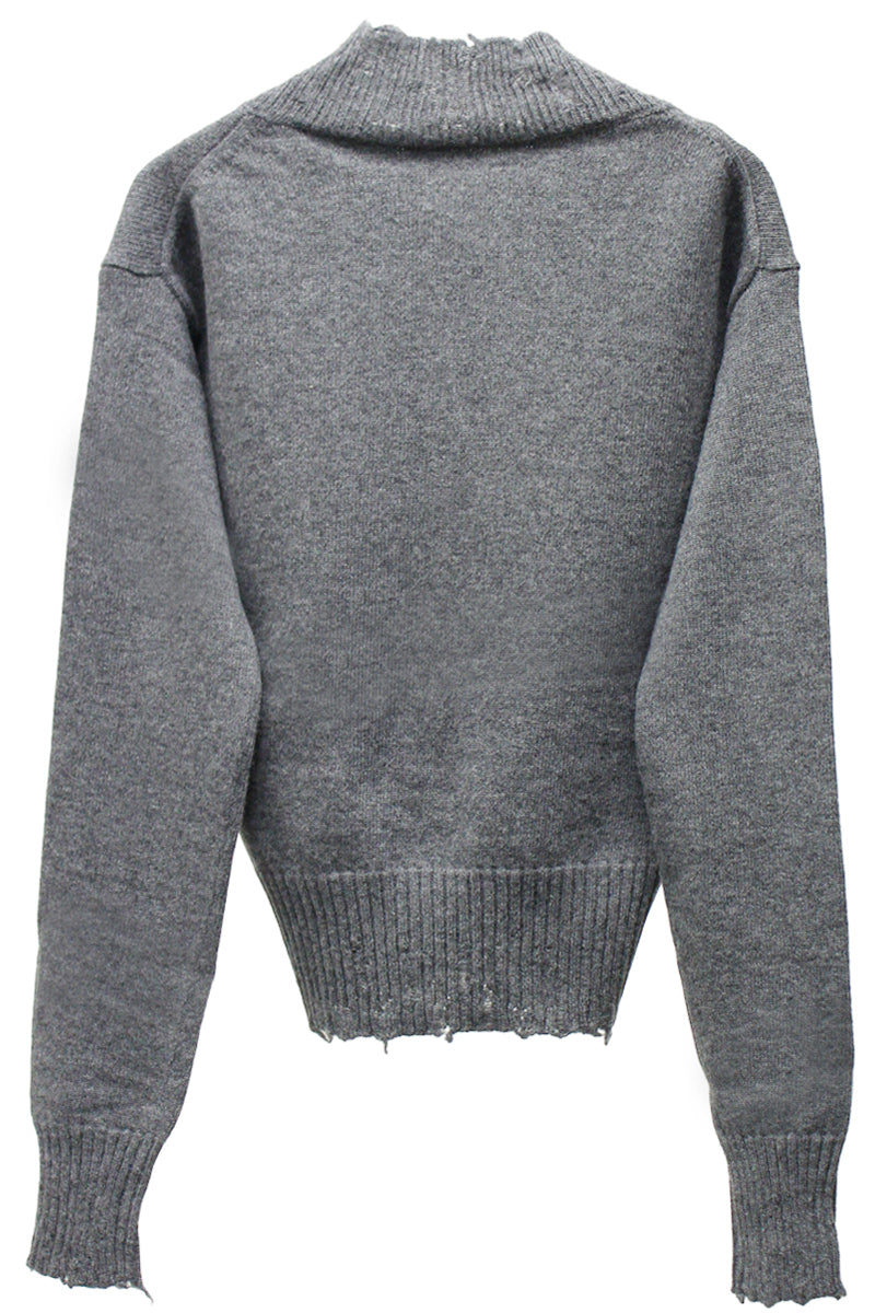 LIGHT DISTRESSED SWEATER