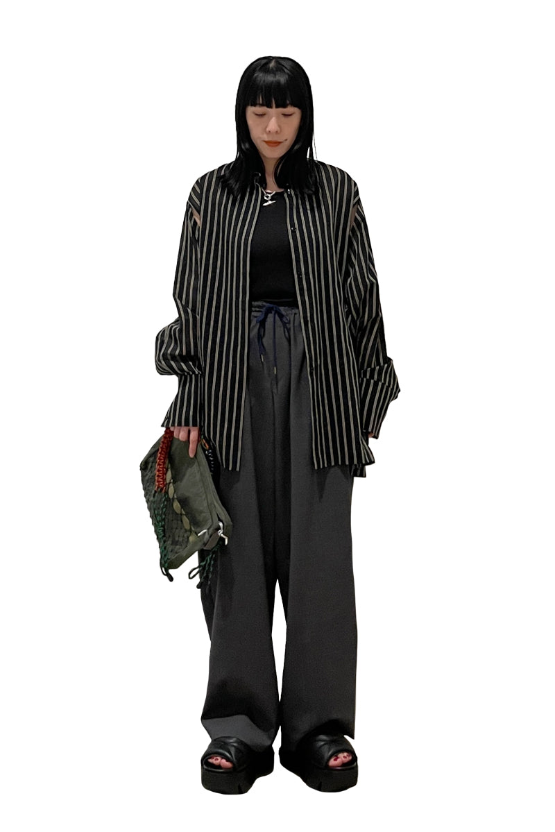 ストライプ柄シャツ