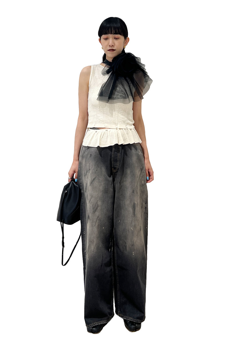 FLOWER PUNCHING SLEEVELESS TOP