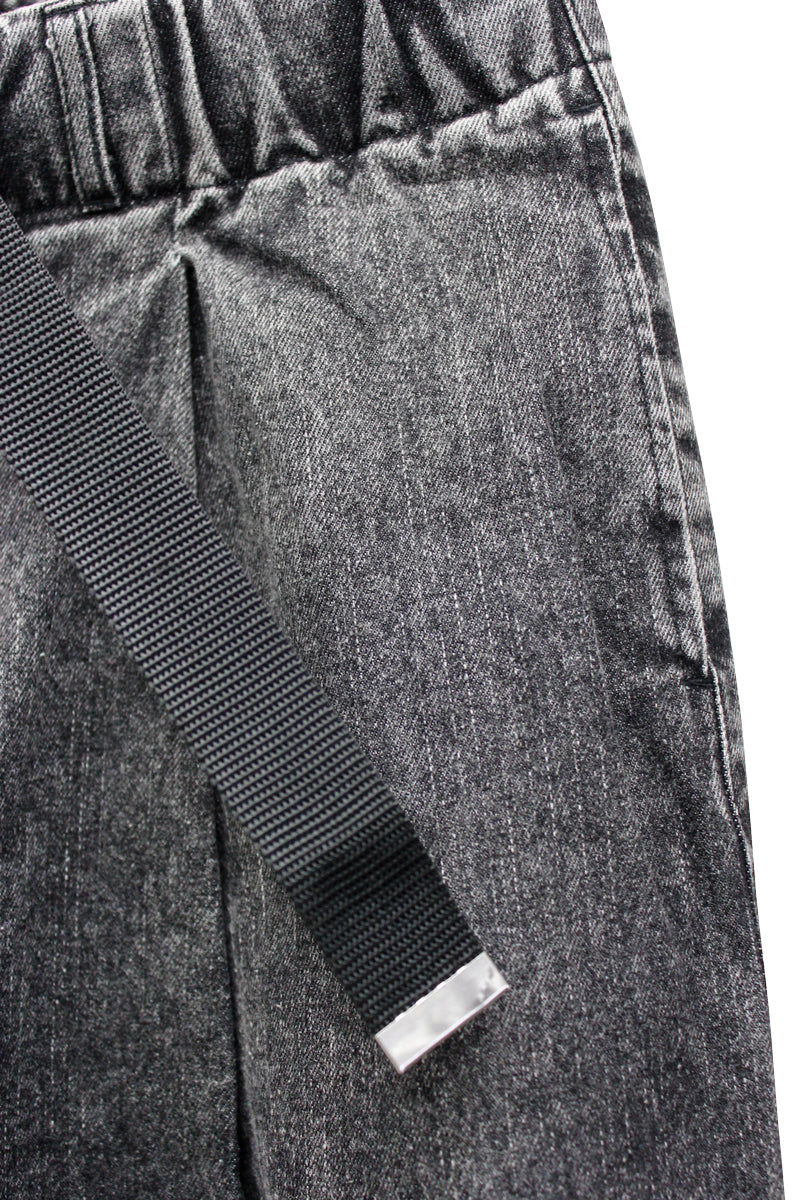 NEW BELTED DENIM