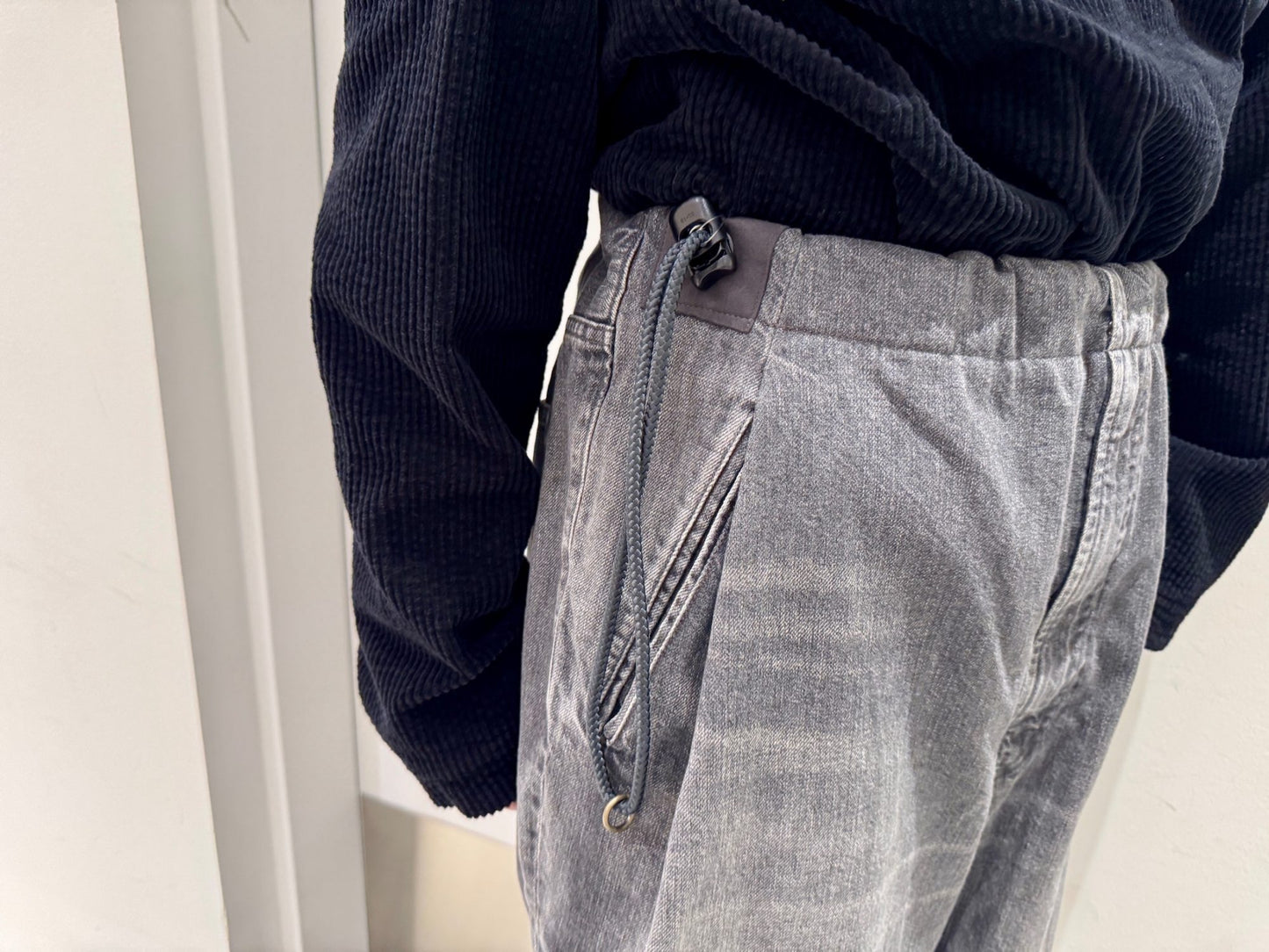 WASHED DENIM NO-BRAINER PANTS