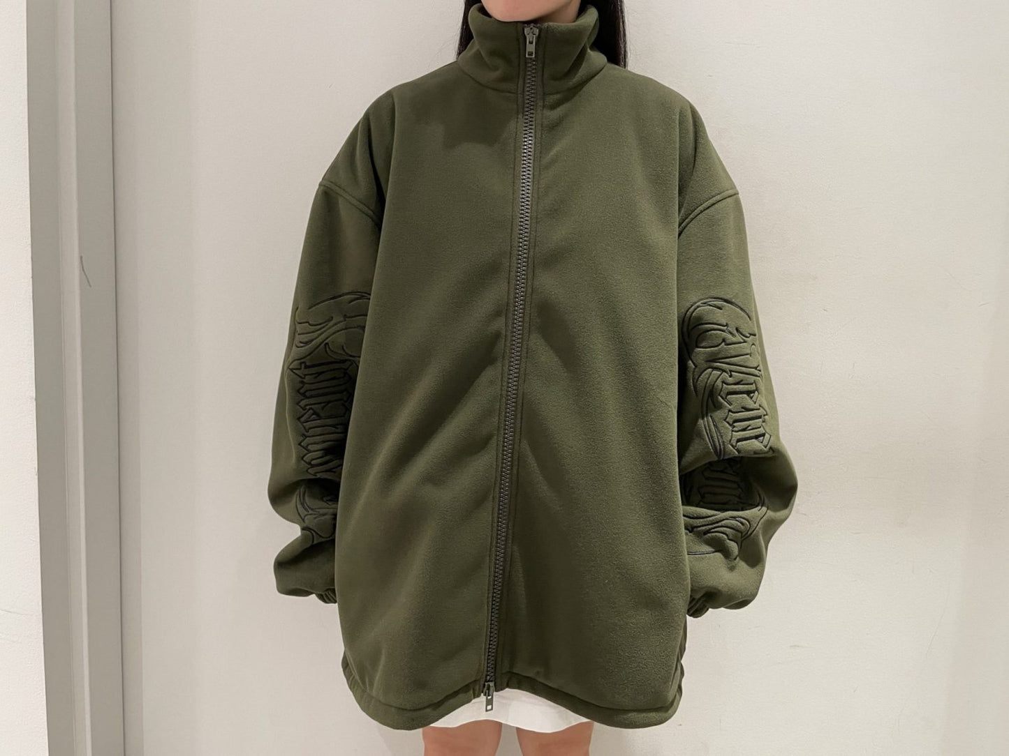 EMBROIDERED METAL LOGO FLEECE JACKET