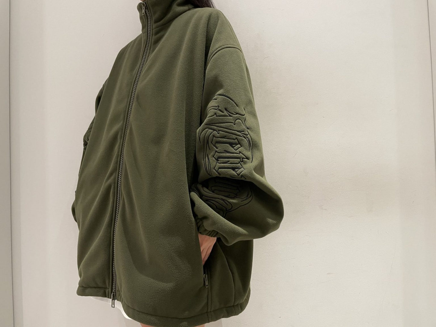 EMBROIDERED METAL LOGO FLEECE JACKET