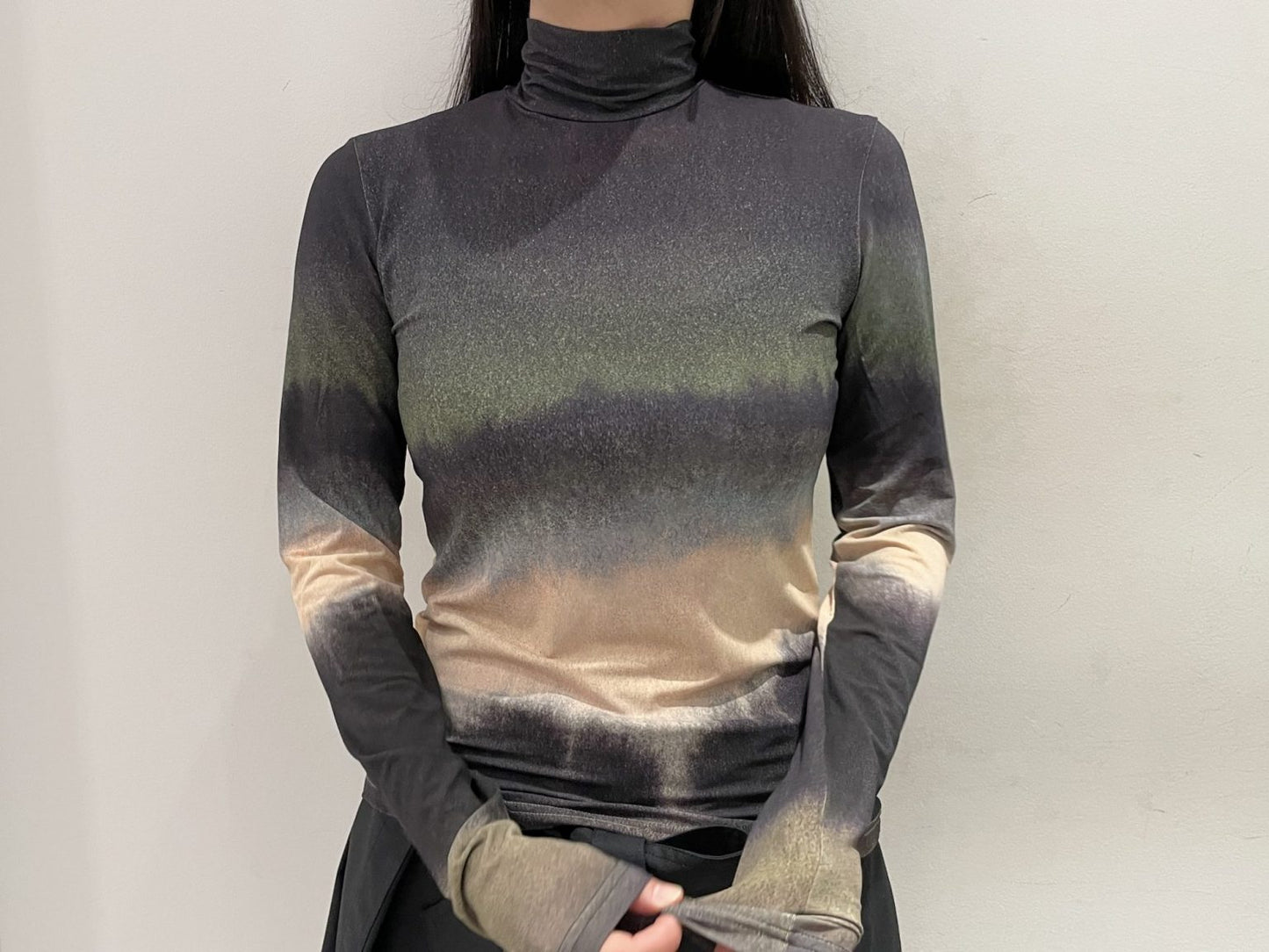 タートルネックトップス