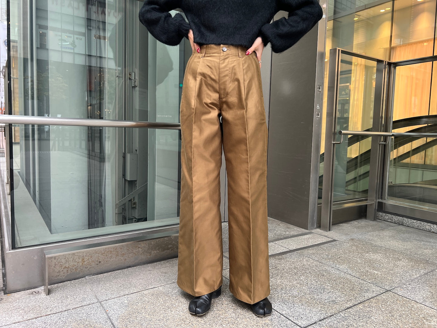 TUCK WIDE PANTS