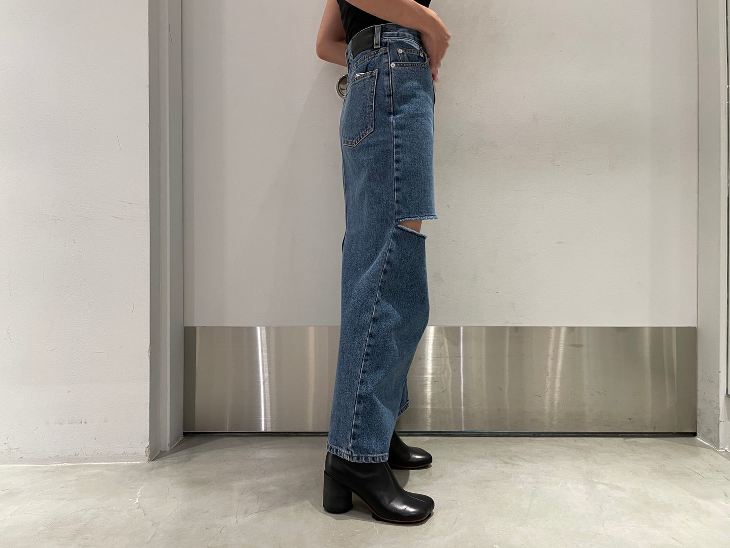 WASHED DENIM CUT-OFF SKIRT