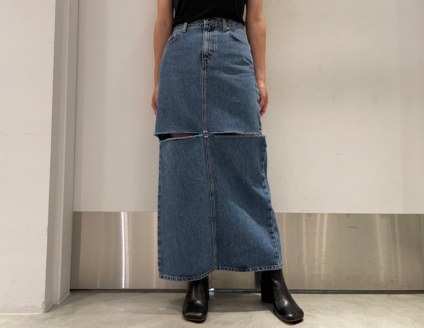 WASHED DENIM CUT-OFF SKIRT【23AW】