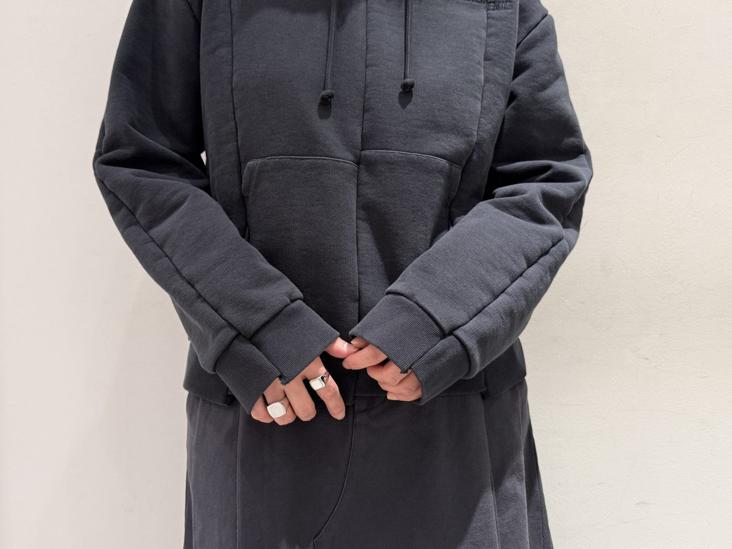 CUT-UP FITTED HOODIE(UNISEX)