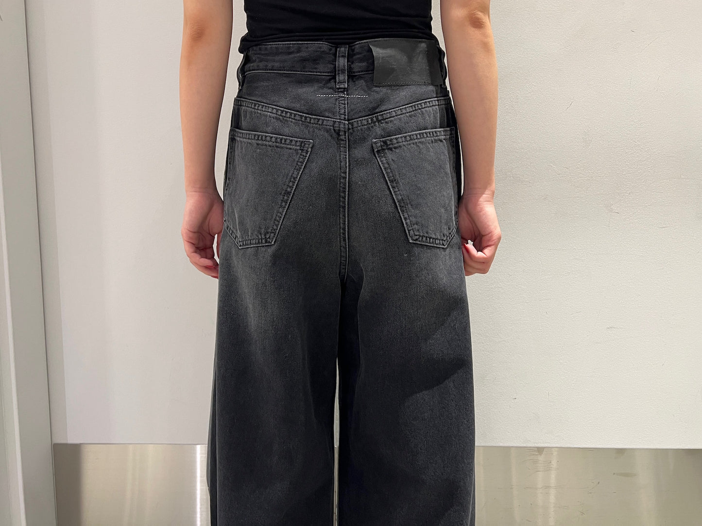 ワイドレッグデニムパンツ【25AW】