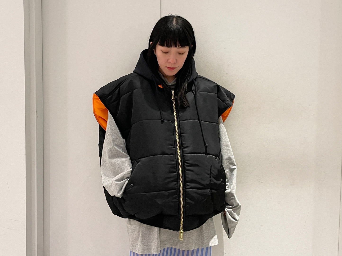 LOGO BOMBER VEST WITH A HOOD【25SS】