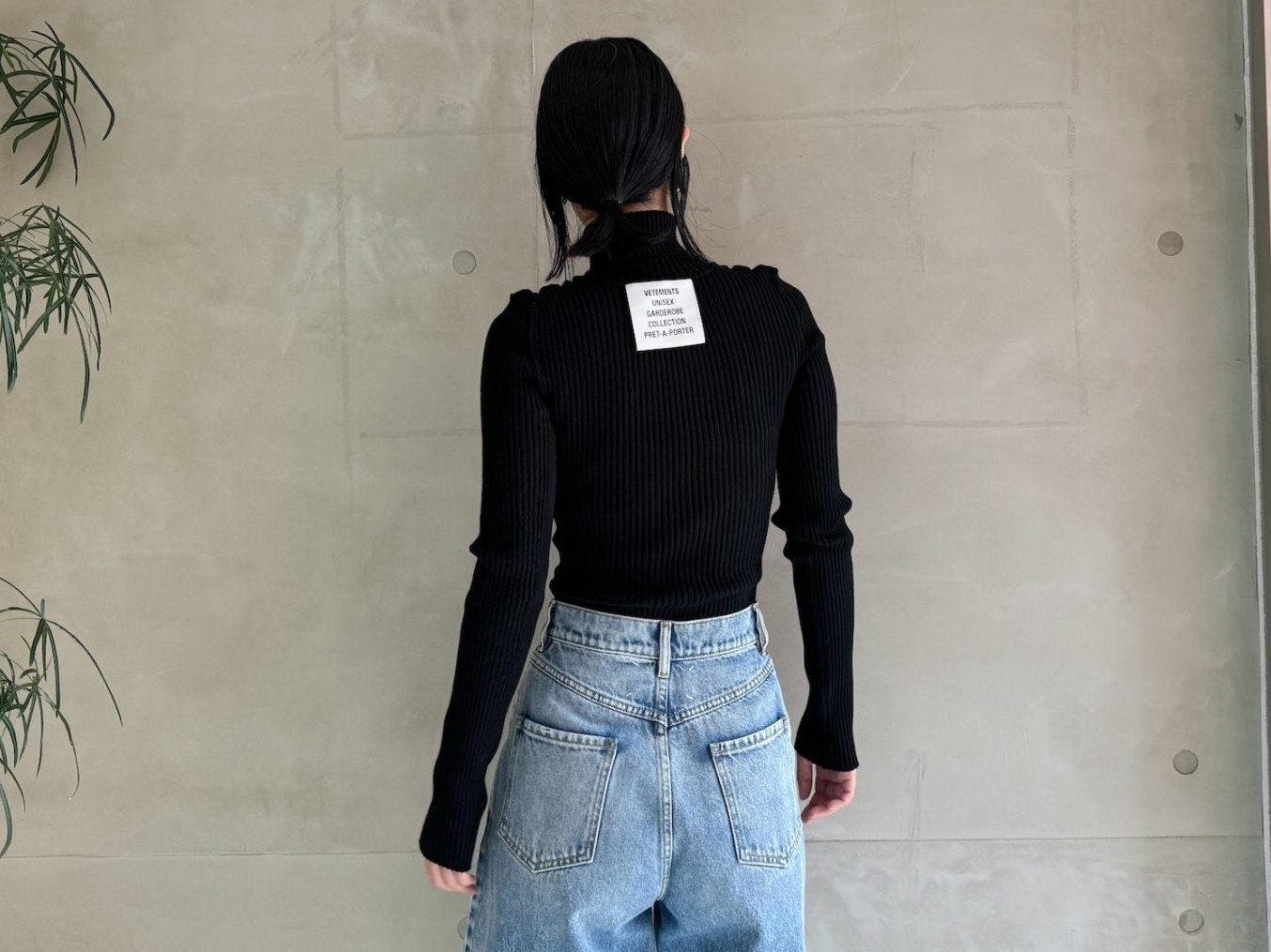 BIG LABEL INSIDE-OUT KNITTED