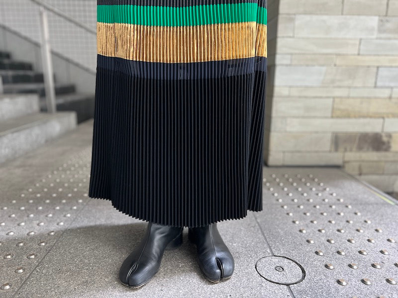 アコーディオンプリーツスカート