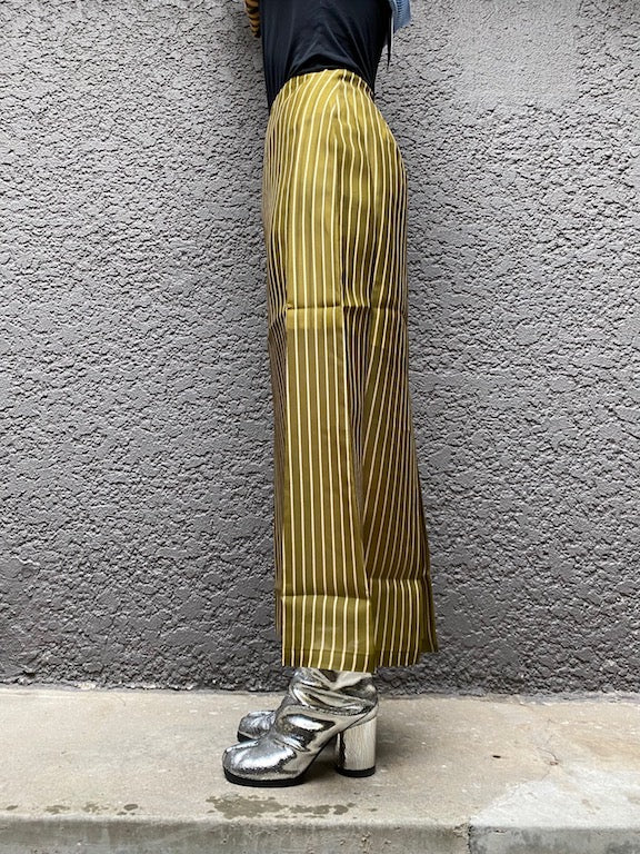 ストライプ柄スカート