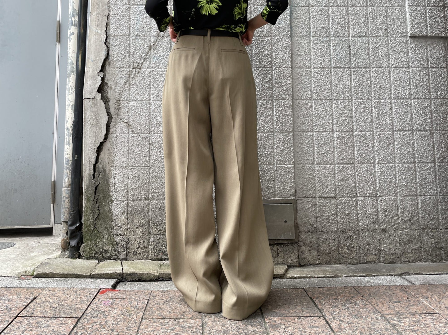 センターシームワイドパンツ