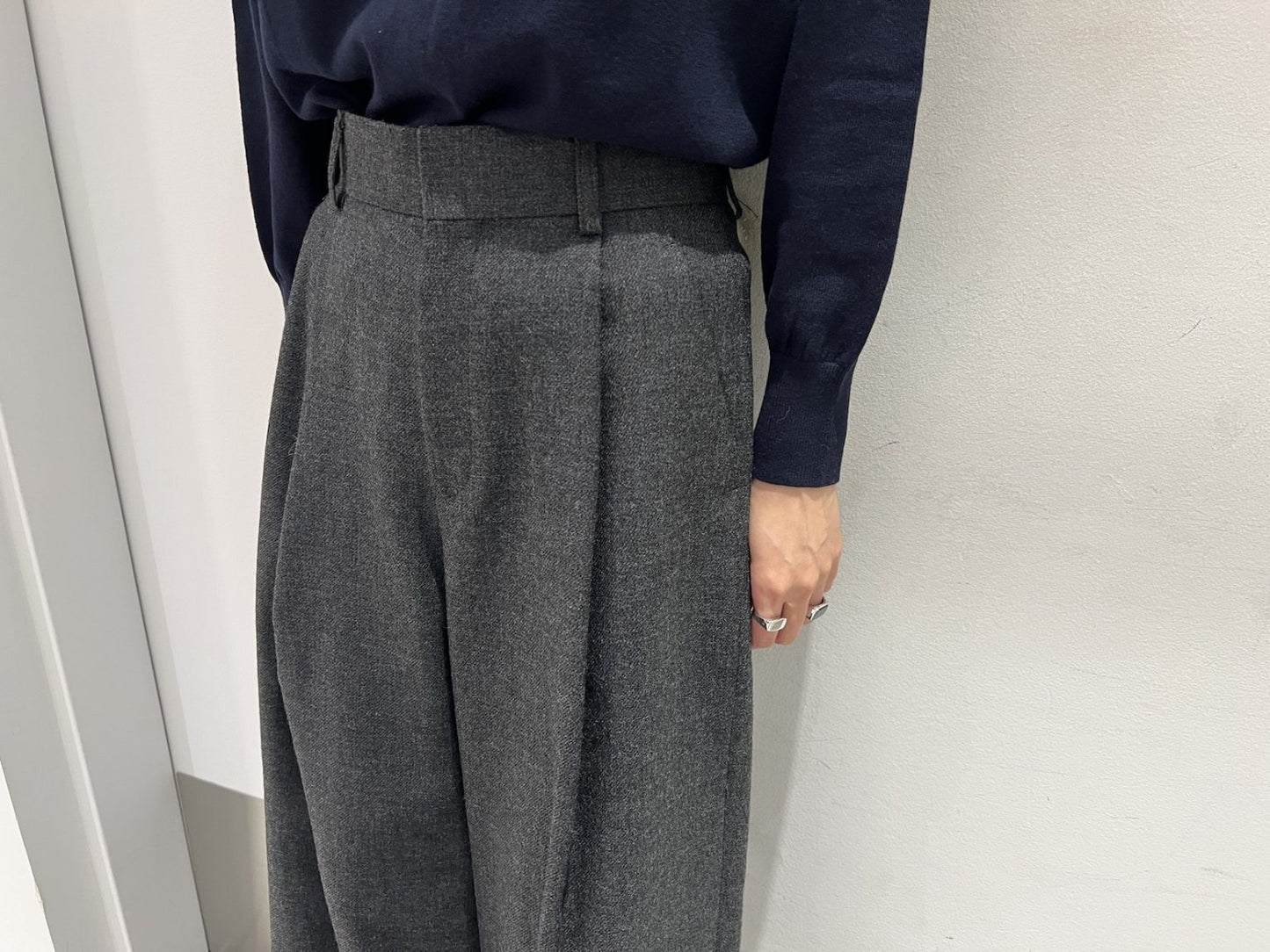 ウールタックワイドパンツ