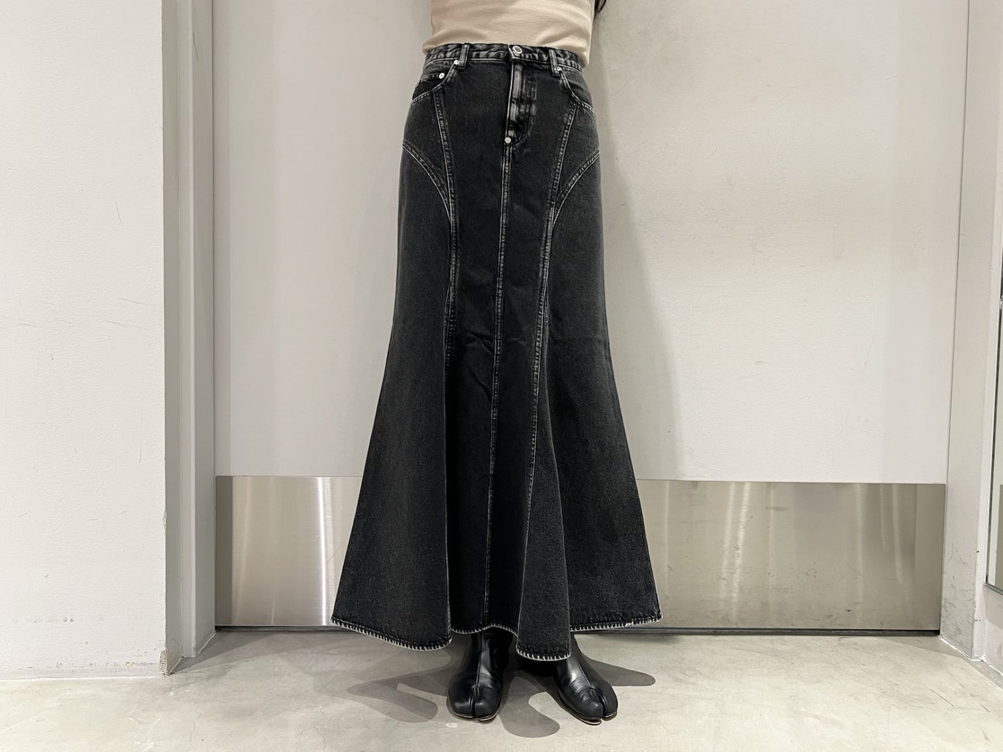 WASHED DENIM MERMAID LINE SKIRT【25AW】