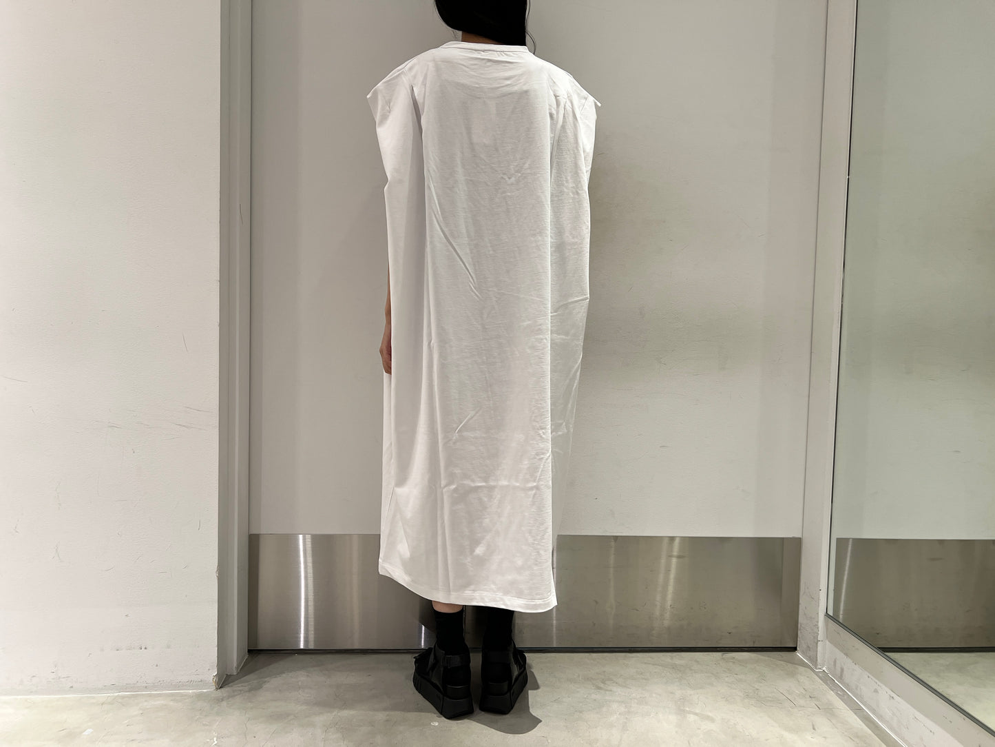 ノースリーブタックワンピース