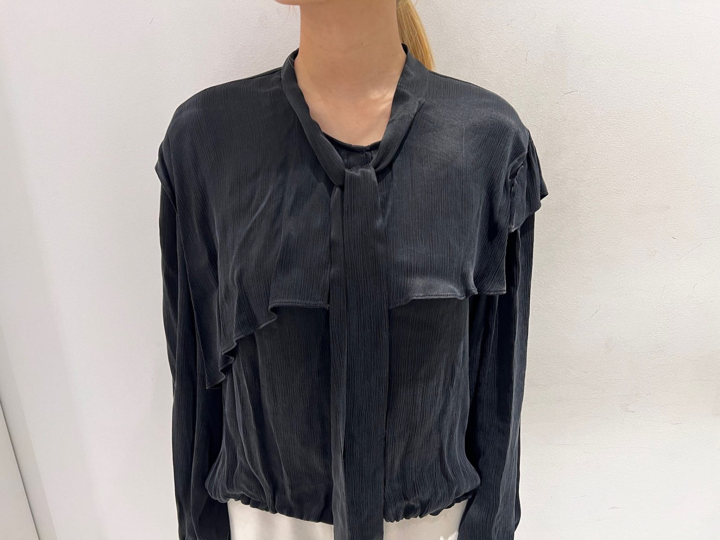 タイ付ブラウス【25AW】