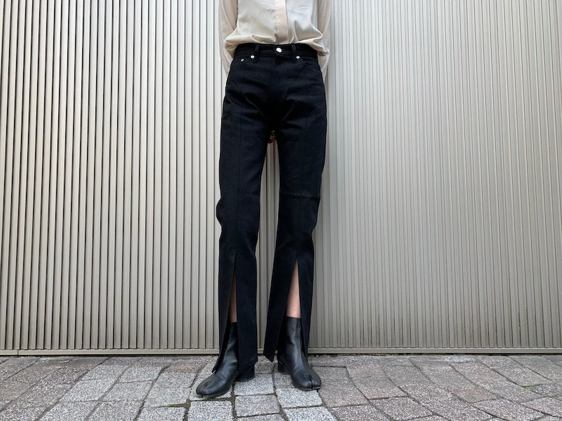 RIGIDスリットデニムパンツ