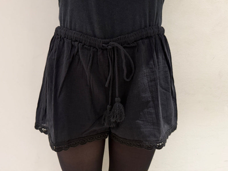 Aran Coverup Short Pants