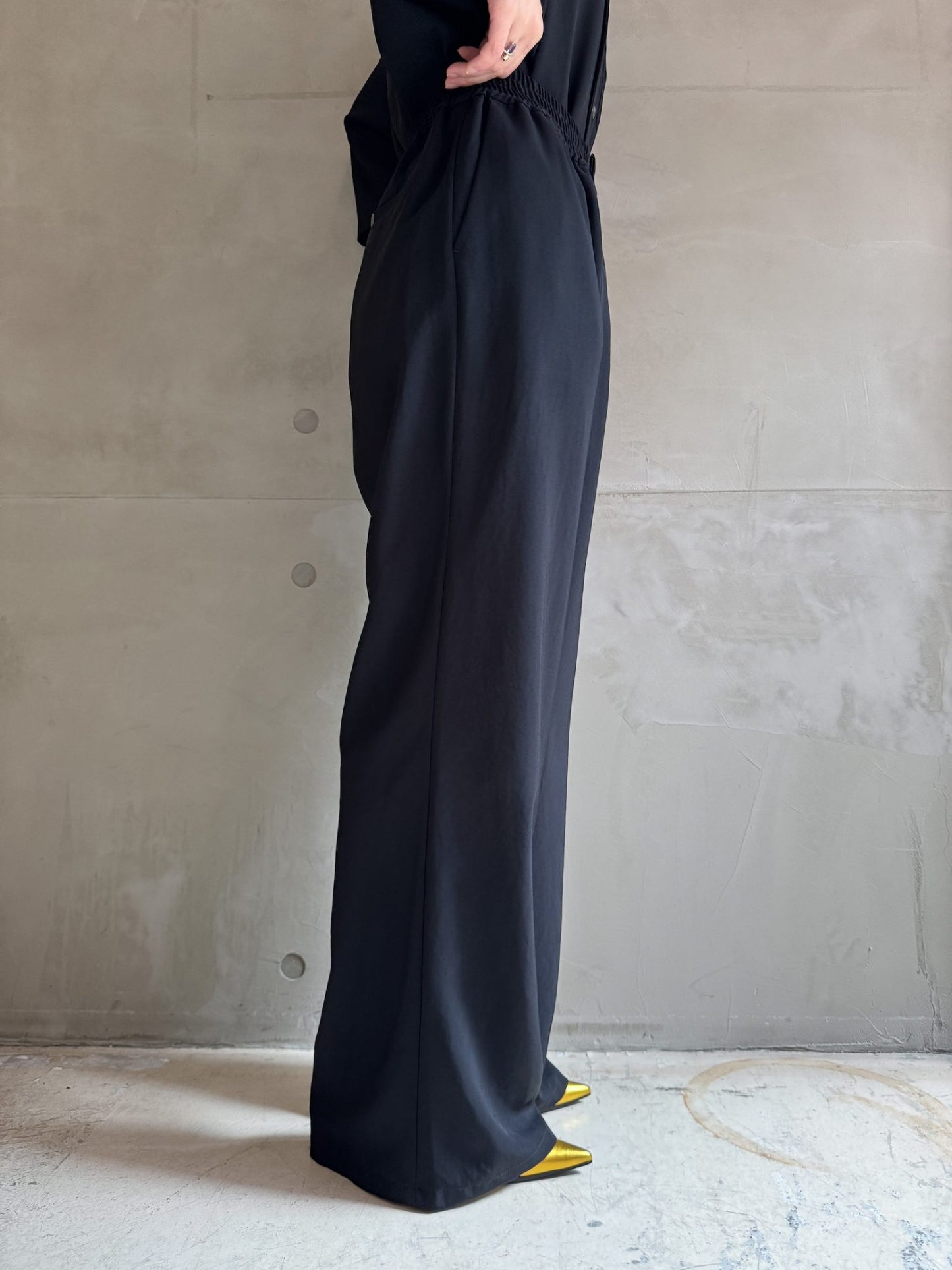 STRAIGHT PANTS
