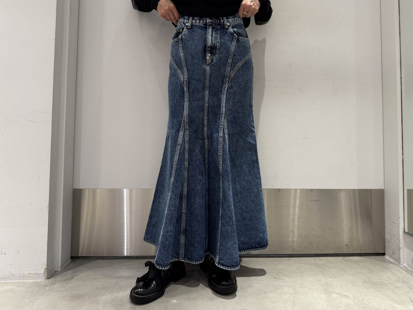 WASHED DENIM MERMAID LINE SKIRT【25AW】