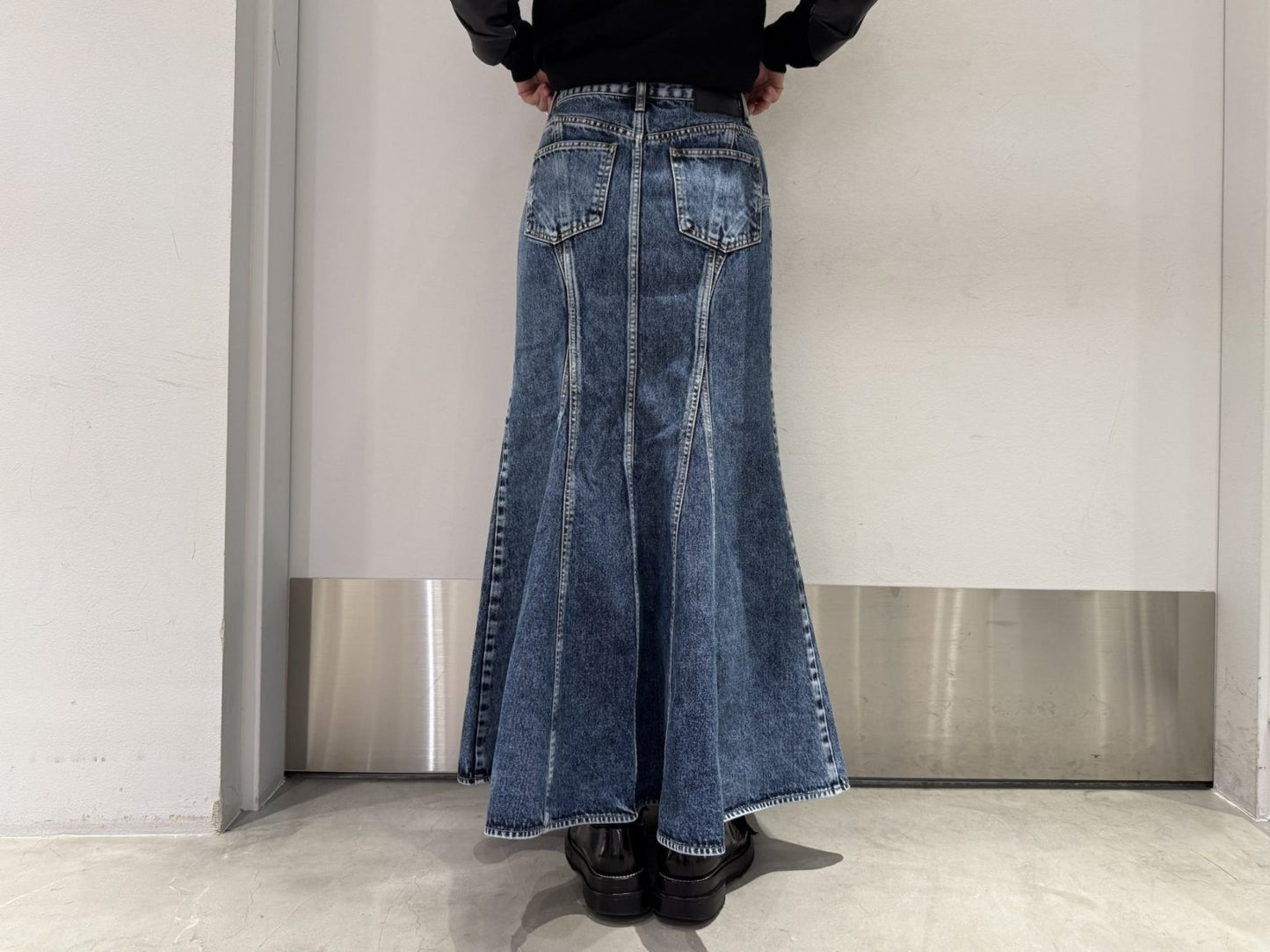 WASHED DENIM MERMAID LINE SKIRT【25AW】