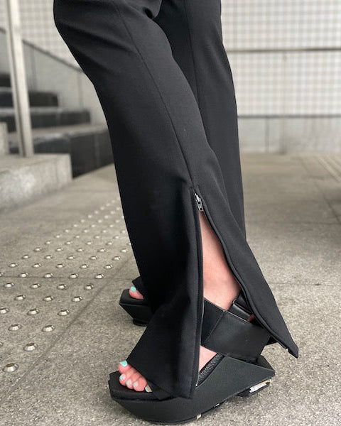 フレアスリットパンツ