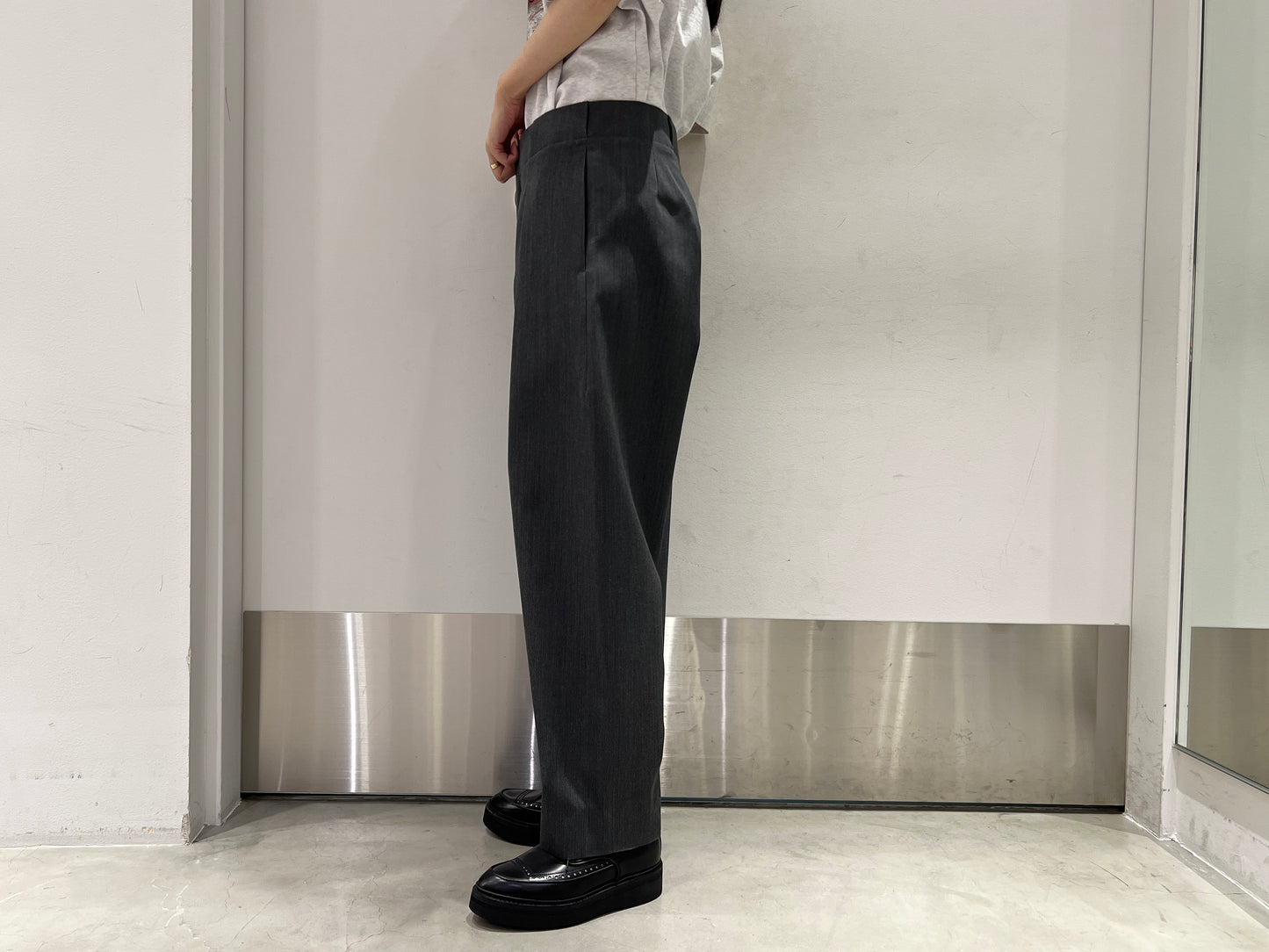 PLEATED TROUSER