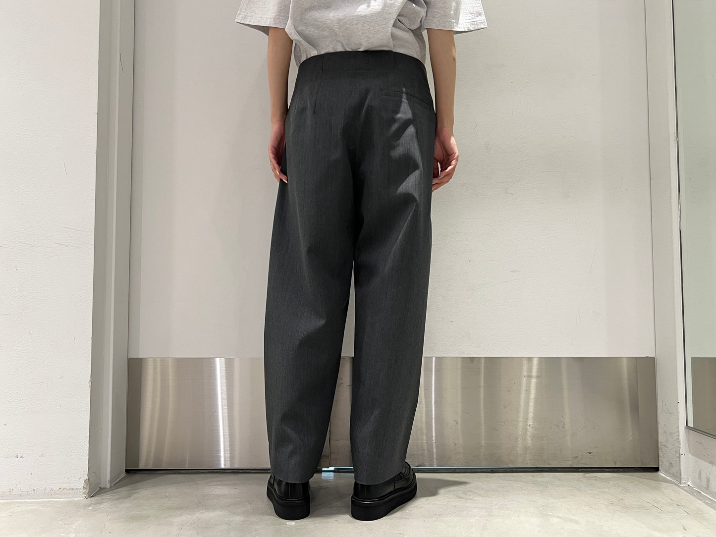 PLEATED TROUSER