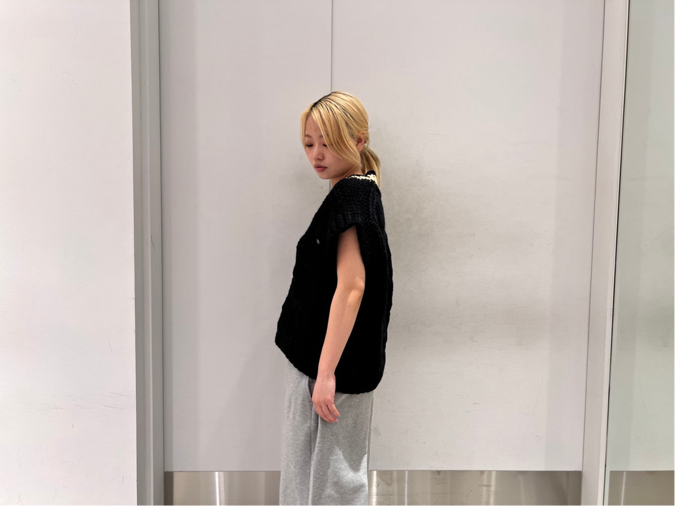 Vネックベスト【25AW】