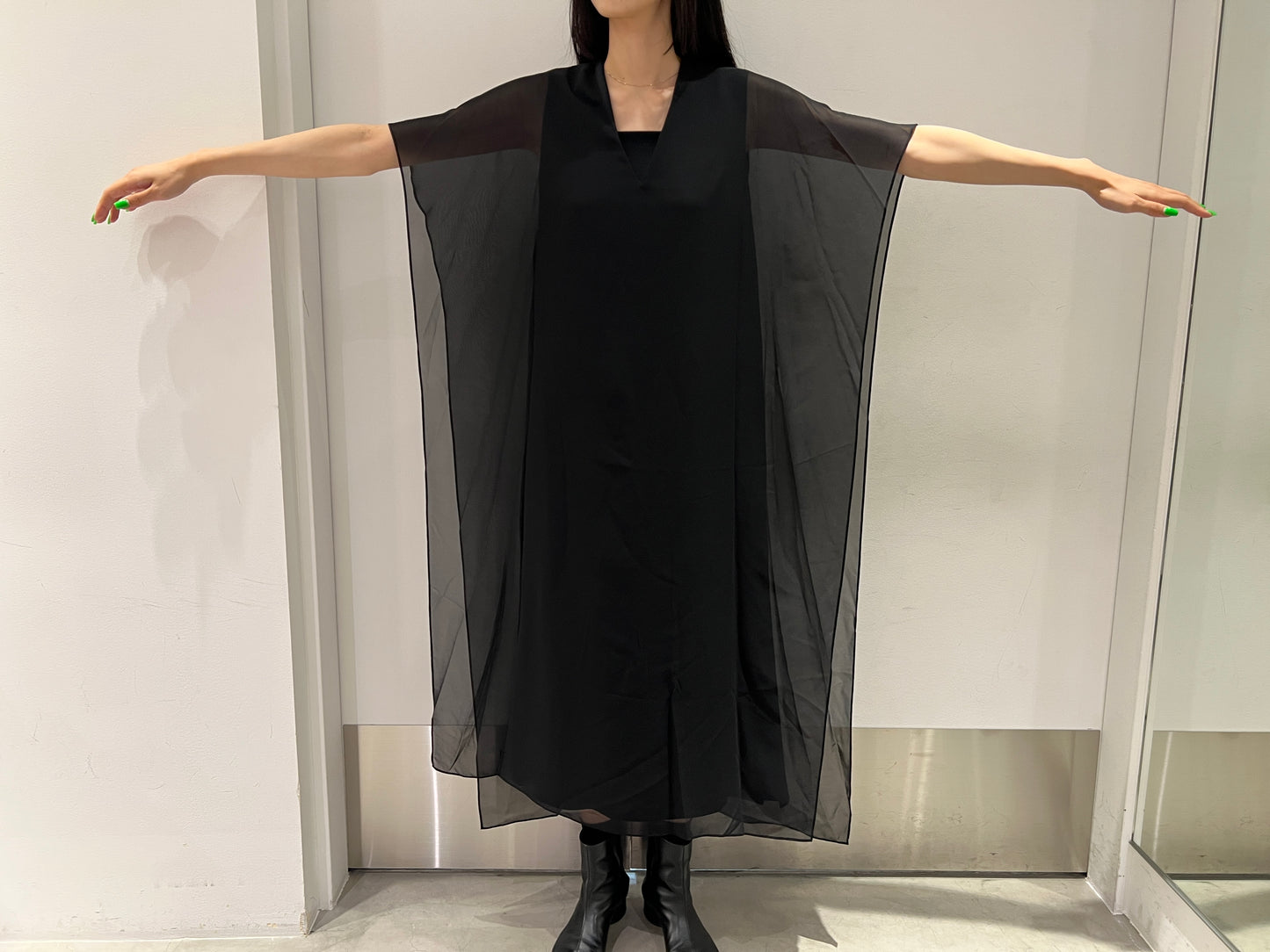 Vネックレイヤードドレス【25AW】