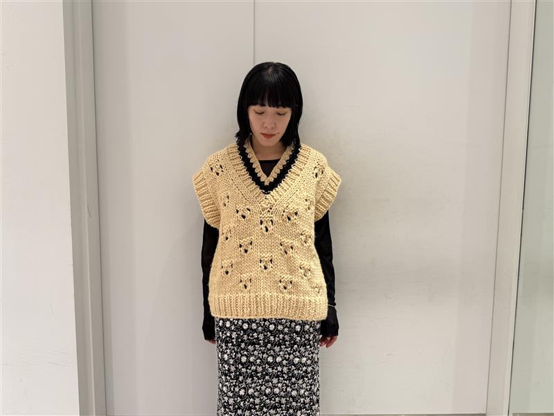 Vネックベスト【25AW】