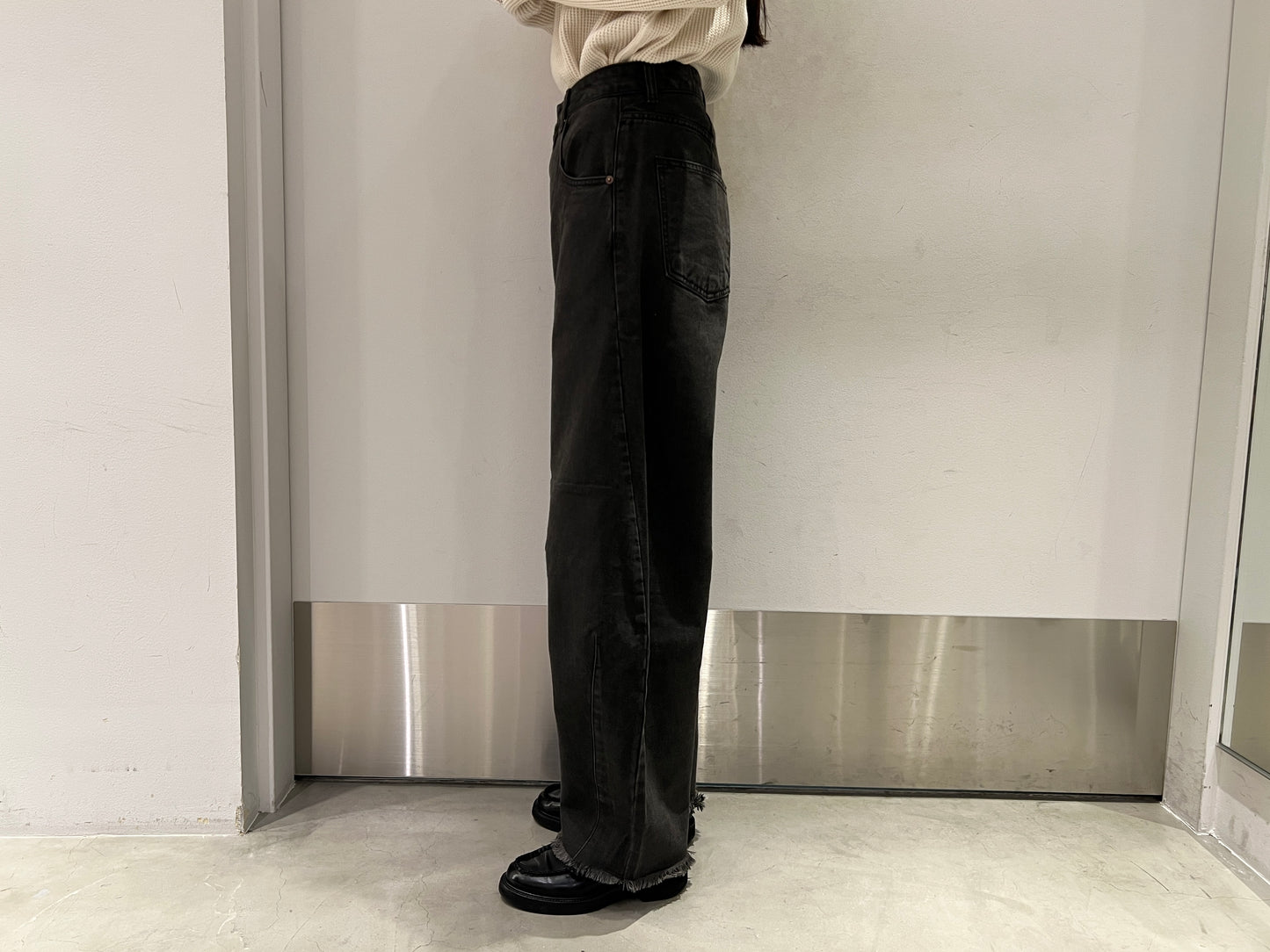カーブデニムパンツ【25AW】