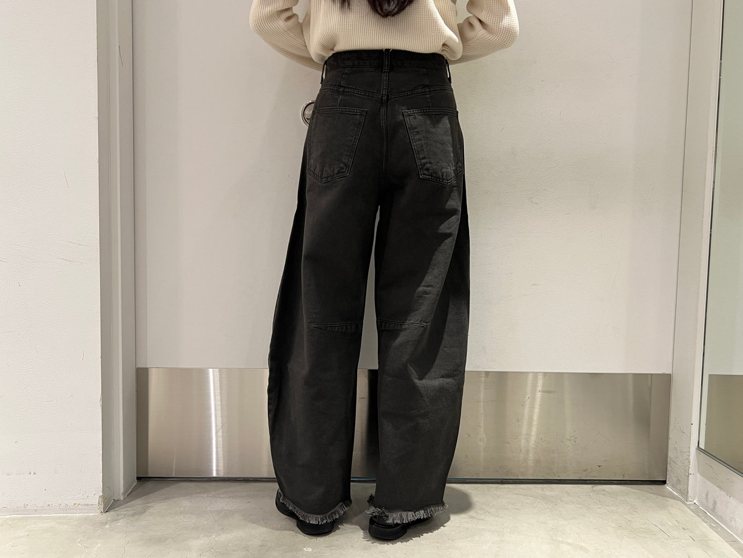 カーブデニムパンツ【25AW】