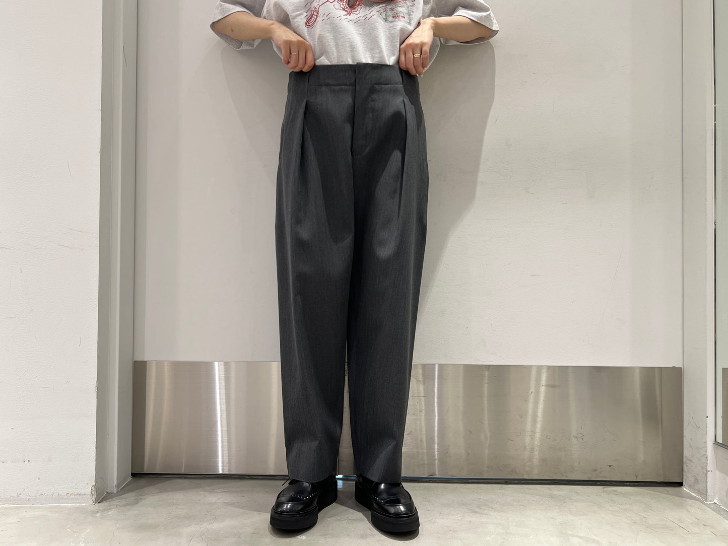 PLEATED TROUSER