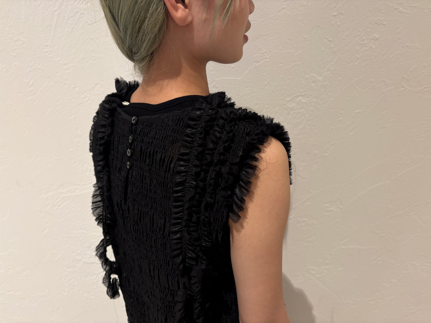 PLEATED SLEEVELESS TOP【25SS】