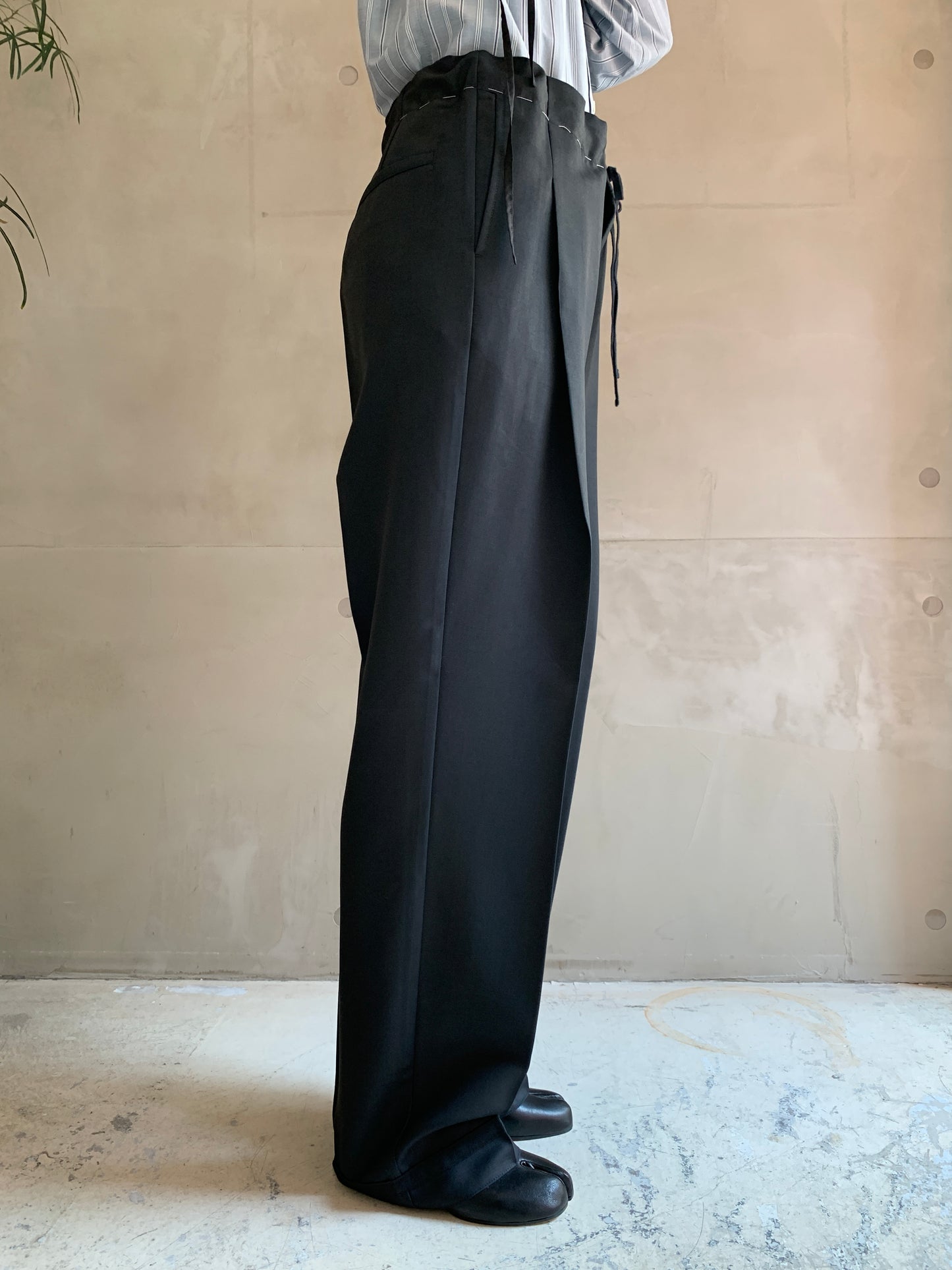 タックパンツ