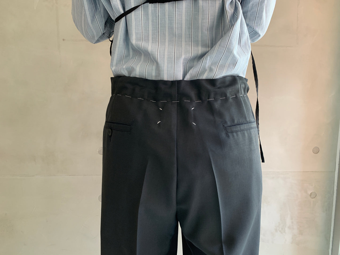 タックパンツ
