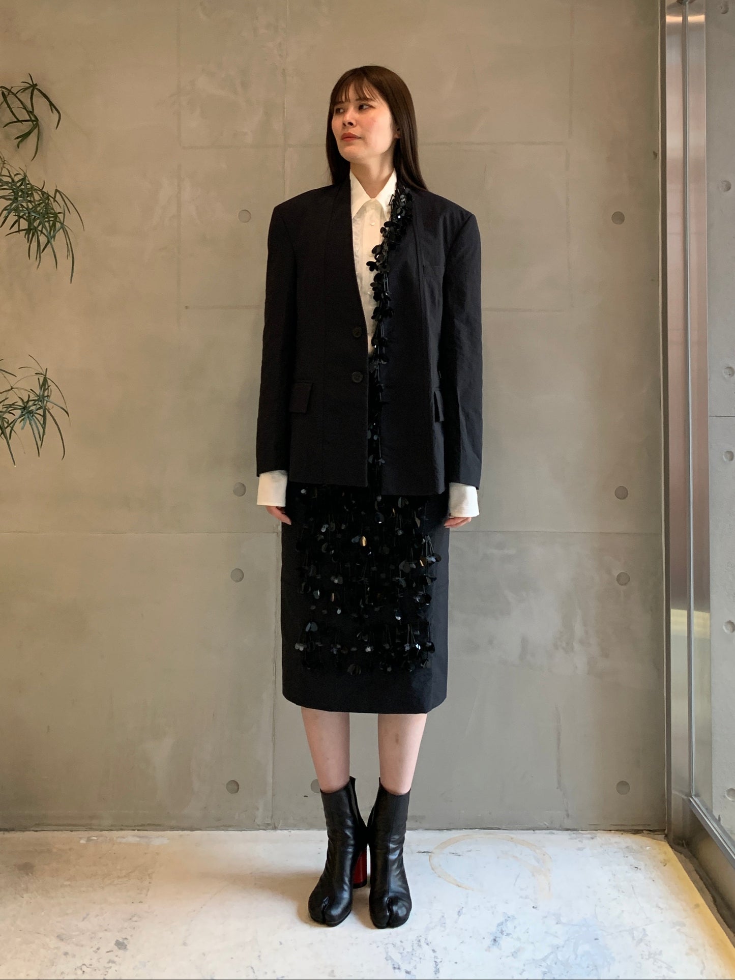 スパンコール刺繍付ミディスカート