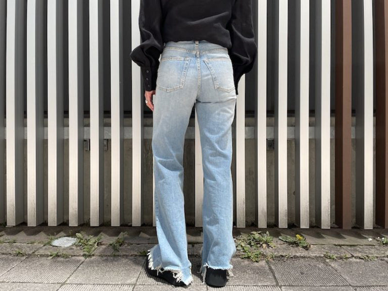 ダメージデニムパンツ