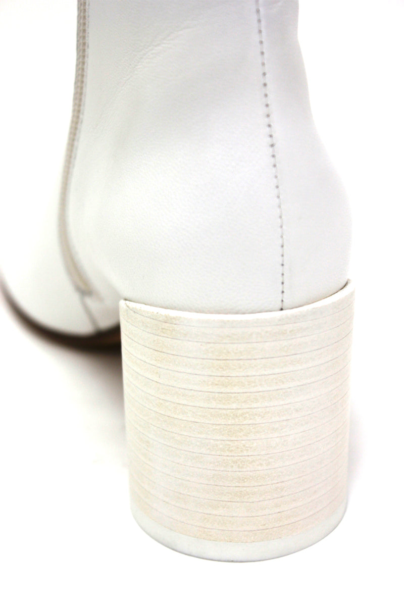 ショートブーツ