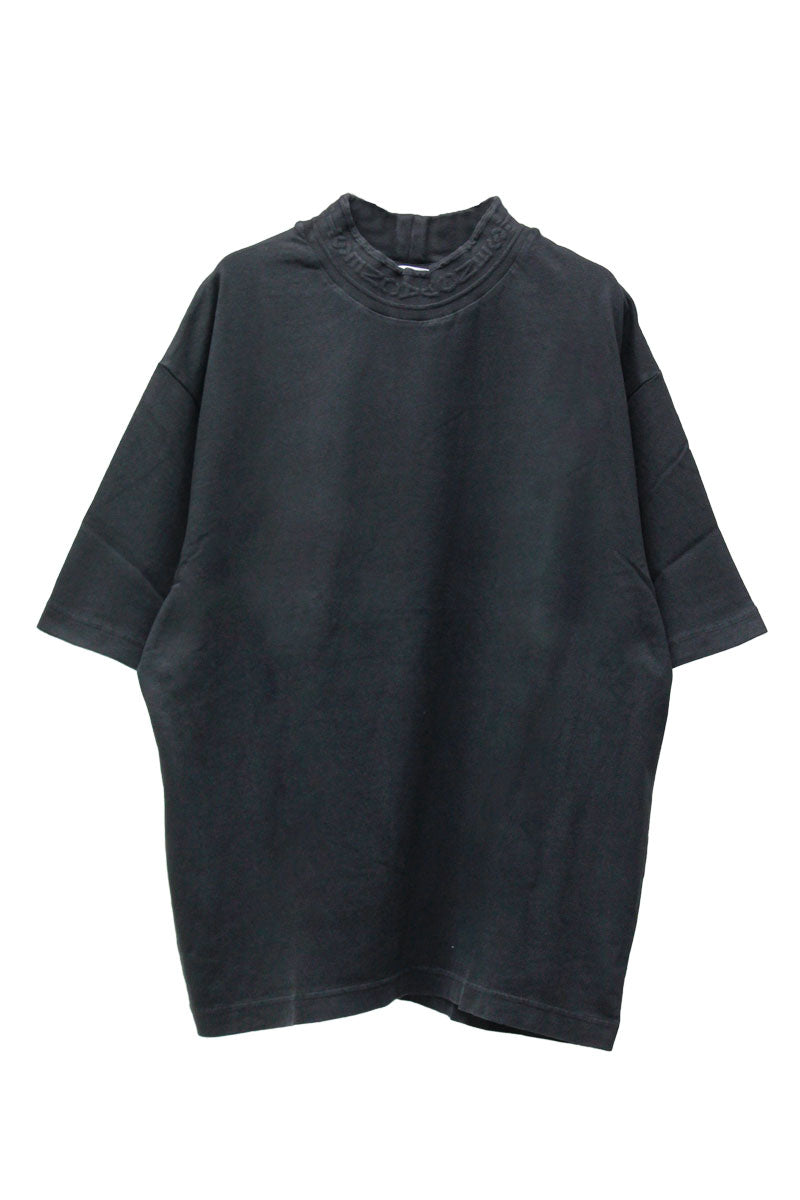 ロゴテープTシャツ
