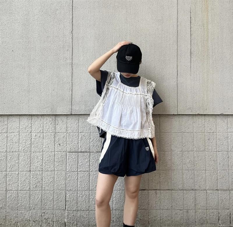 LACE TRIM COTTON TOP