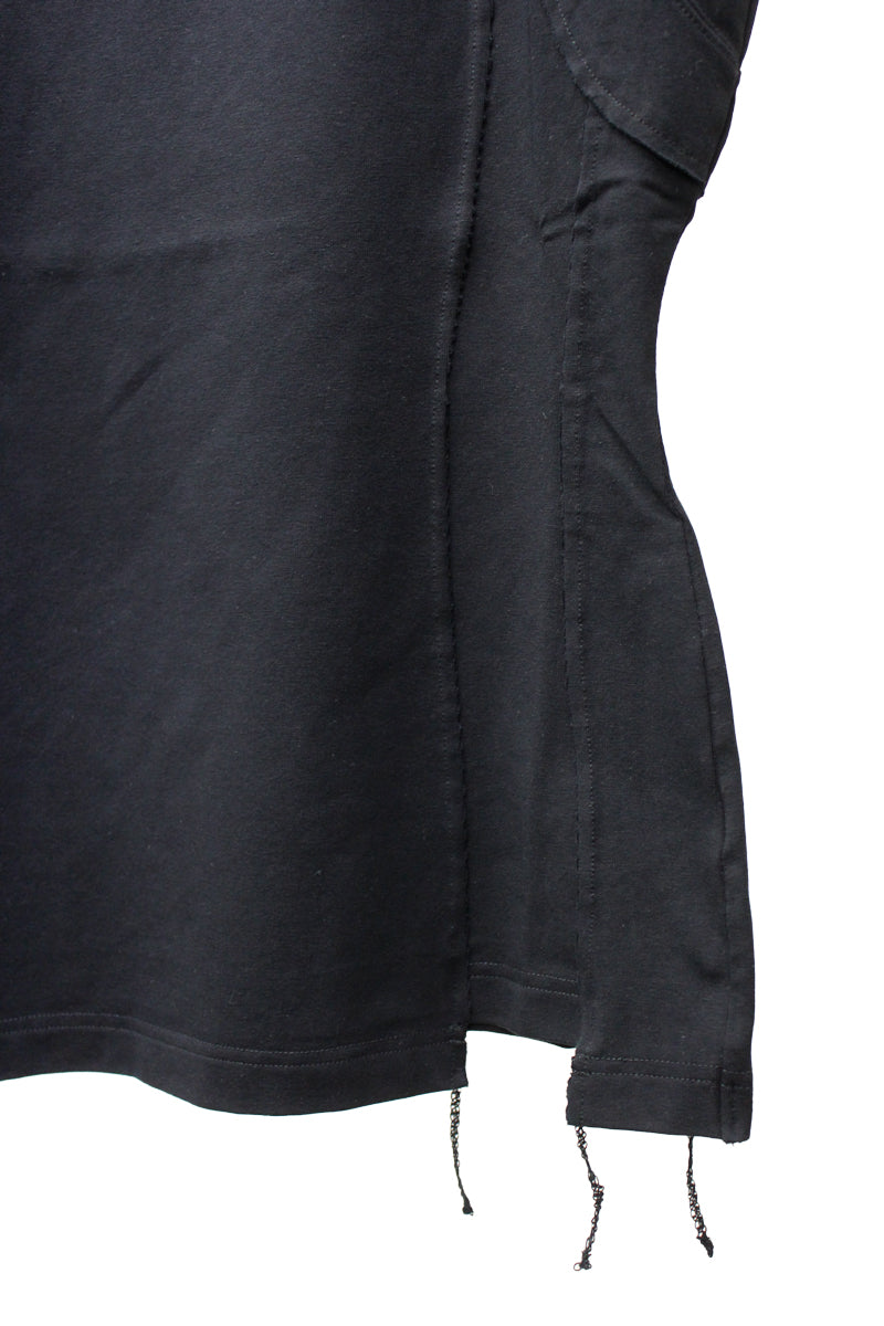 BLACKOUT CUT-UP FITTED Tシャツ【24SS】
