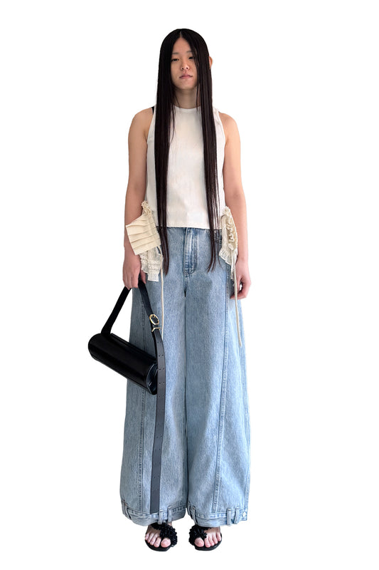 BUTTONED SLEEVELESS TOP