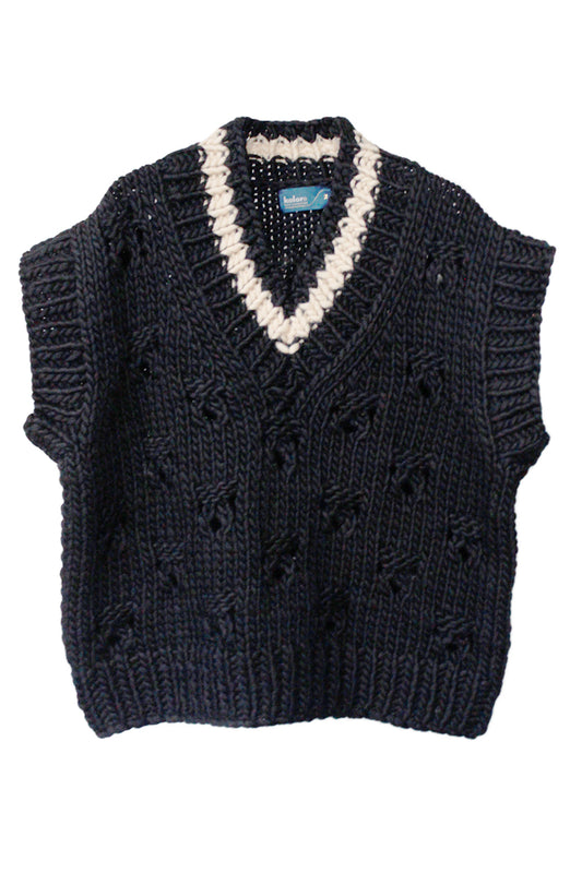 Vネックベスト【25AW】