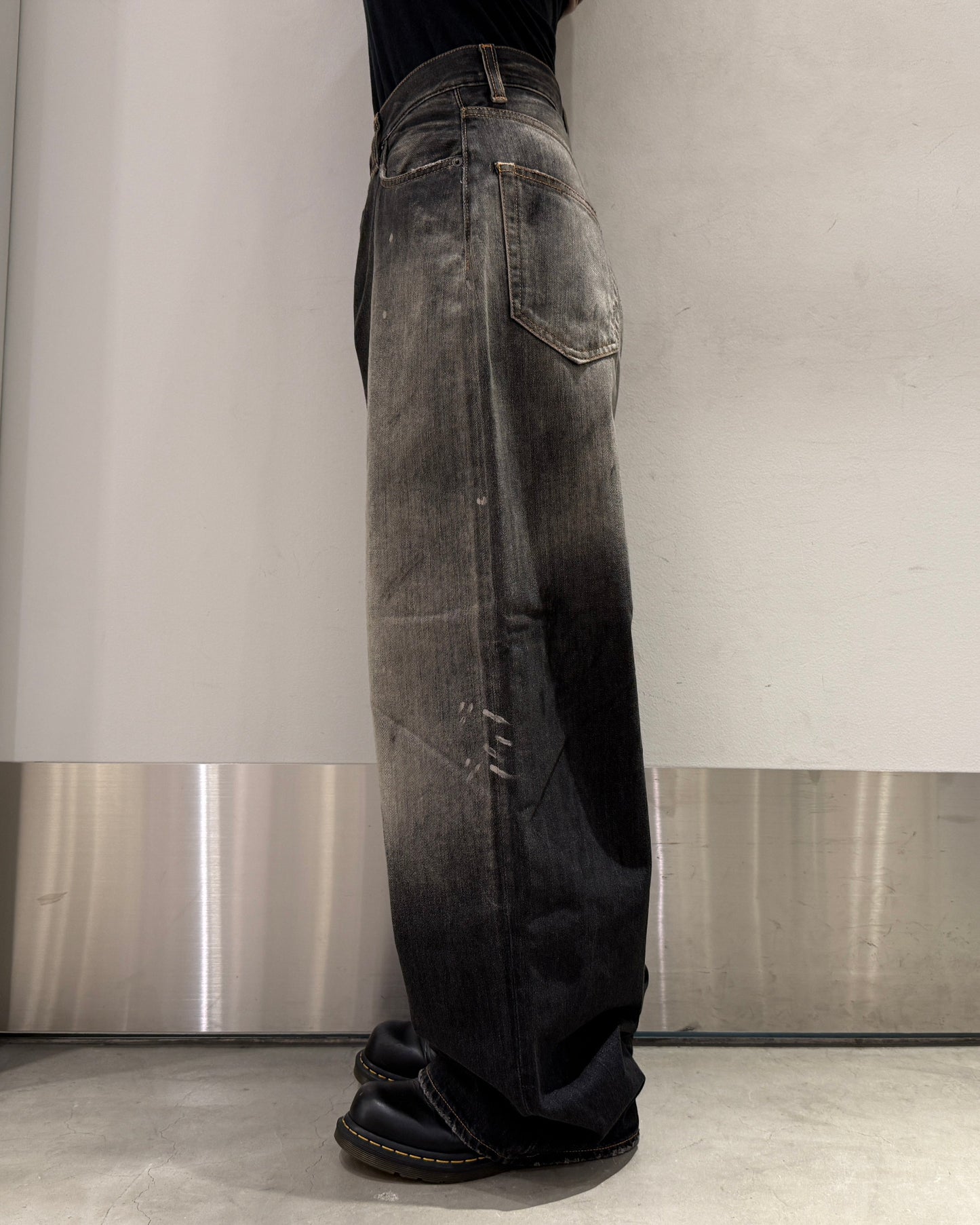 ルーズフィットジーンズ（UNISEX）