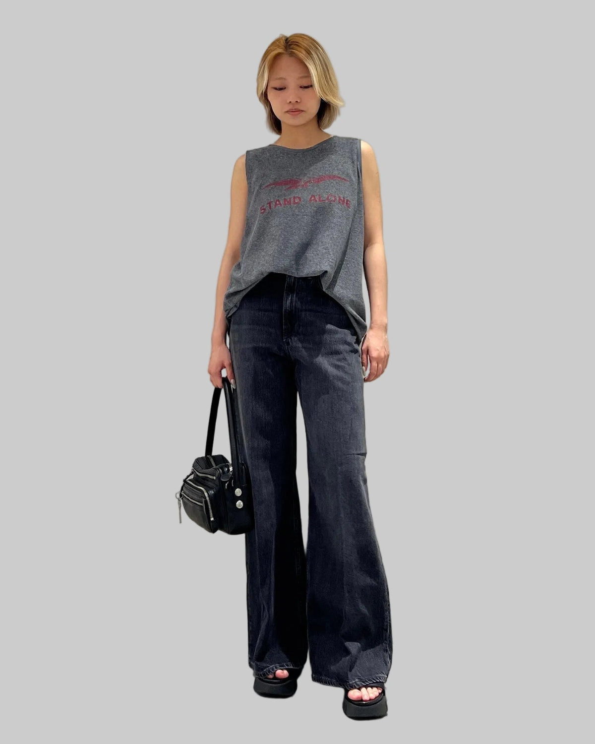 レギュラーフィットジーンズ（UNISEX）